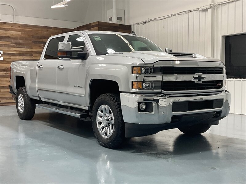 2017 Chevrolet Silverado 2500 LTZ Crew Cab 4X4 / 6.6L DURAMAX DIESEL / Z71 OFFRD  / Leather w. Heated & Cooled Seats / ZERO RUST - Photo 53 - Gladstone, OR 97027