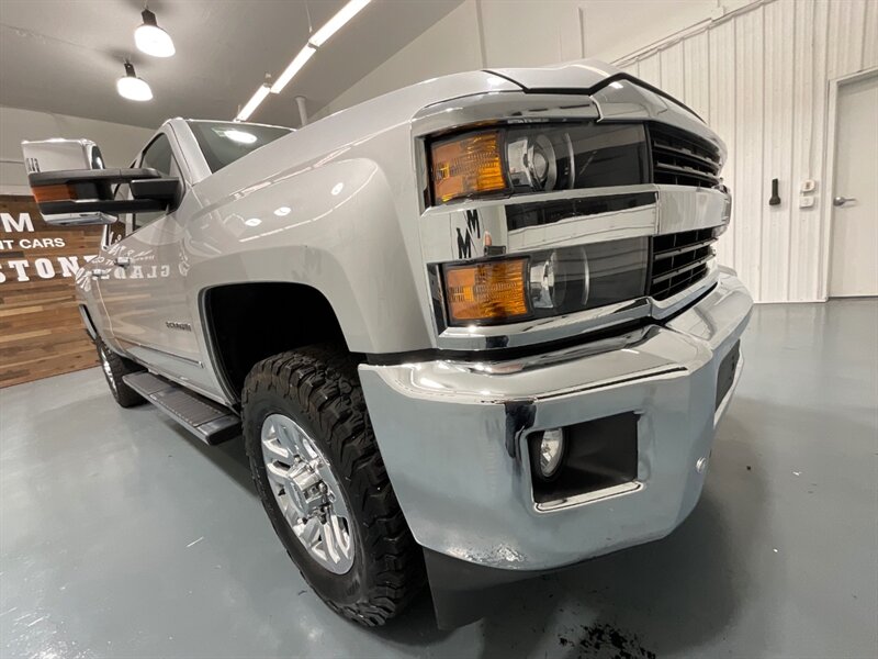 2017 Chevrolet Silverado 2500 LTZ Crew Cab 4X4 / 6.6L DURAMAX DIESEL / Z71 OFFRD  / Leather w. Heated & Cooled Seats / ZERO RUST - Photo 49 - Gladstone, OR 97027