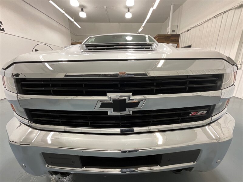 2017 Chevrolet Silverado 2500 LTZ Crew Cab 4X4 / 6.6L DURAMAX DIESEL / Z71 OFFRD  / Leather w. Heated & Cooled Seats / ZERO RUST - Photo 30 - Gladstone, OR 97027