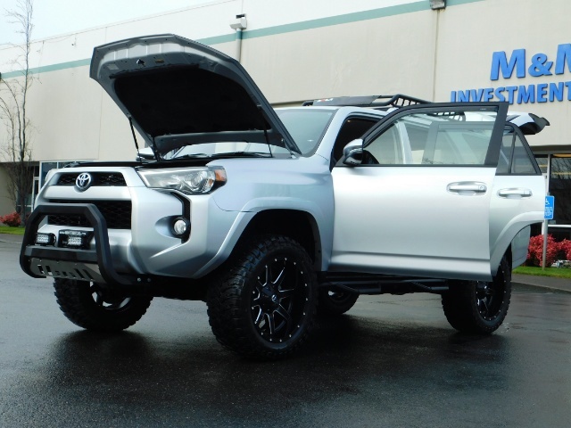 2018 Toyota 4Runner PREMIUM 4WD HEATED LEATHER 3RD SEAT/ NAV / LIFTED   - Photo 33 - Portland, OR 97217