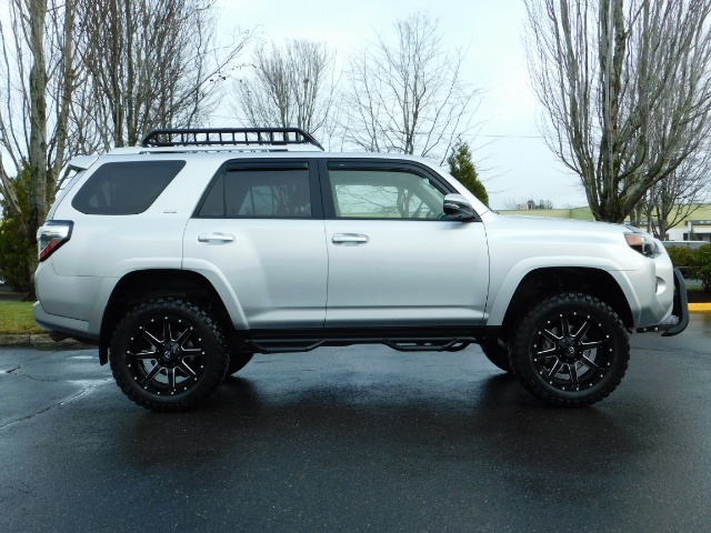 2018 Toyota 4Runner PREMIUM 4WD HEATED LEATHER 3RD SEAT/ NAV / LIFTED   - Photo 4 - Portland, OR 97217