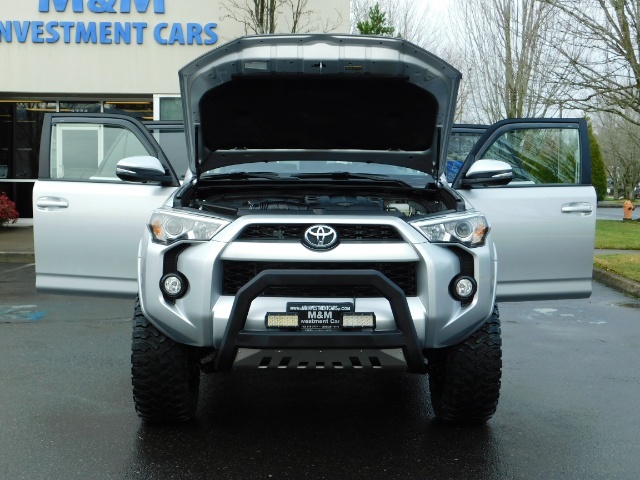 2018 Toyota 4Runner PREMIUM 4WD HEATED LEATHER 3RD SEAT/ NAV / LIFTED   - Photo 31 - Portland, OR 97217