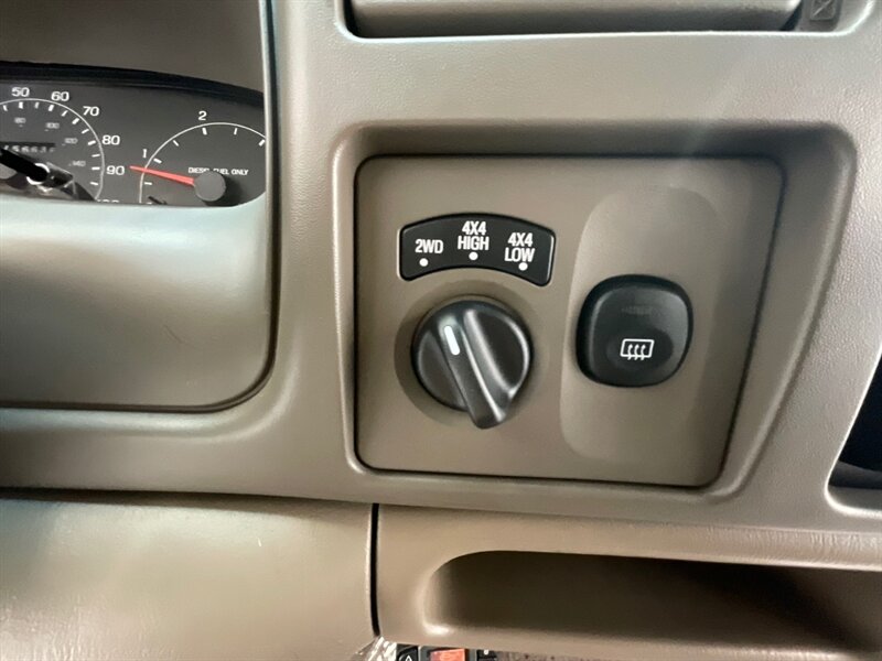 2000 Ford Excursion XLT 4X4 / 7.3L DIESEL / Leather / LIFTED/NEW TIRES  / ZERO RUST / 3RD ROW SEAT / 35 " MUD TIRES / 156K MILES - Photo 17 - Gladstone, OR 97027