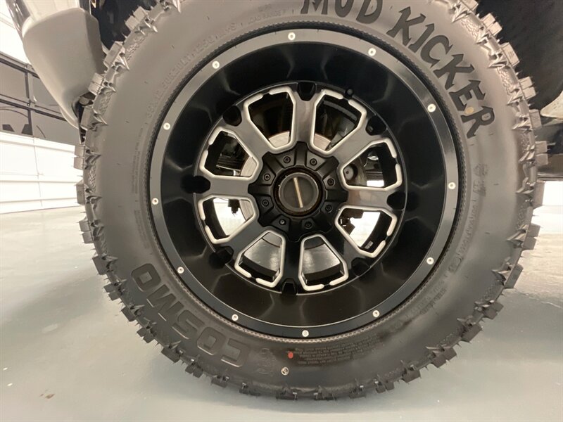 2000 Ford Excursion XLT 4X4 / 7.3L DIESEL / Leather / LIFTED/NEW TIRES  / ZERO RUST / 3RD ROW SEAT / 35 " MUD TIRES / 156K MILES - Photo 53 - Gladstone, OR 97027