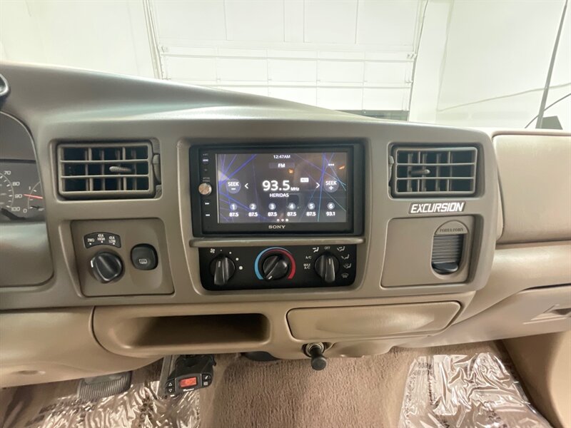 2000 Ford Excursion XLT 4X4 / 7.3L DIESEL / Leather / LIFTED/NEW TIRES  / ZERO RUST / 3RD ROW SEAT / 35 " MUD TIRES / 156K MILES - Photo 16 - Gladstone, OR 97027