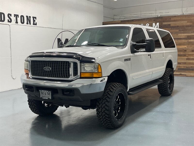 2000 Ford Excursion XLT 4X4 / 7.3L DIESEL / Leather / LIFTED/NEW TIRES  / ZERO RUST / 3RD ROW SEAT / 35 " MUD TIRES / 156K MILES - Photo 1 - Gladstone, OR 97027