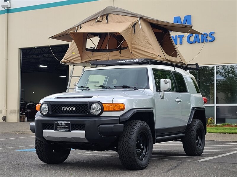 2007 Toyota FJ Cruiser  / 4.0L / V6 / E-LOCKER / FRESH TRADE / Excellent Service History - Photo 1 - Portland, OR 97217