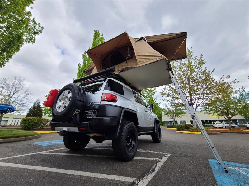 2007 Toyota FJ Cruiser  / 4.0L / V6 / E-LOCKER / FRESH TRADE / Excellent Service History - Photo 12 - Portland, OR 97217