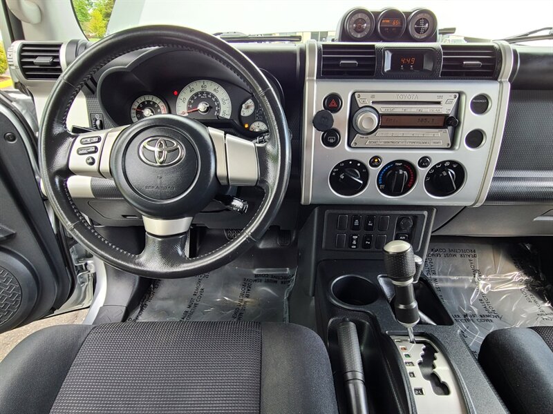 2007 Toyota FJ Cruiser  / 4.0L / V6 / E-LOCKER / FRESH TRADE / Excellent Service History - Photo 34 - Portland, OR 97217