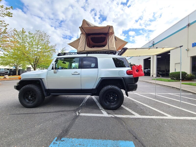 2007 Toyota FJ Cruiser  / 4.0L / V6 / E-LOCKER / FRESH TRADE / Excellent Service History - Photo 3 - Portland, OR 97217