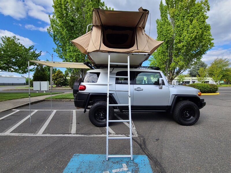 2007 Toyota FJ Cruiser  / 4.0L / V6 / E-LOCKER / FRESH TRADE / Excellent Service History - Photo 4 - Portland, OR 97217