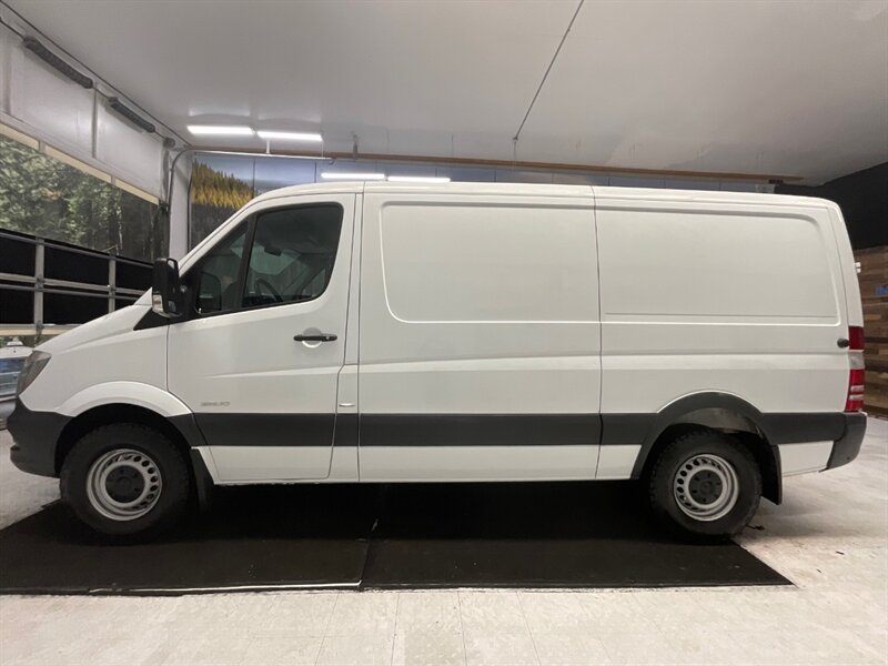 2016 Mercedes-Benz Sprinter 2500 CARGO VAN / 2.1L 4Cyl DIESEL / Standard Roof   - Photo 3 - Gladstone, OR 97027