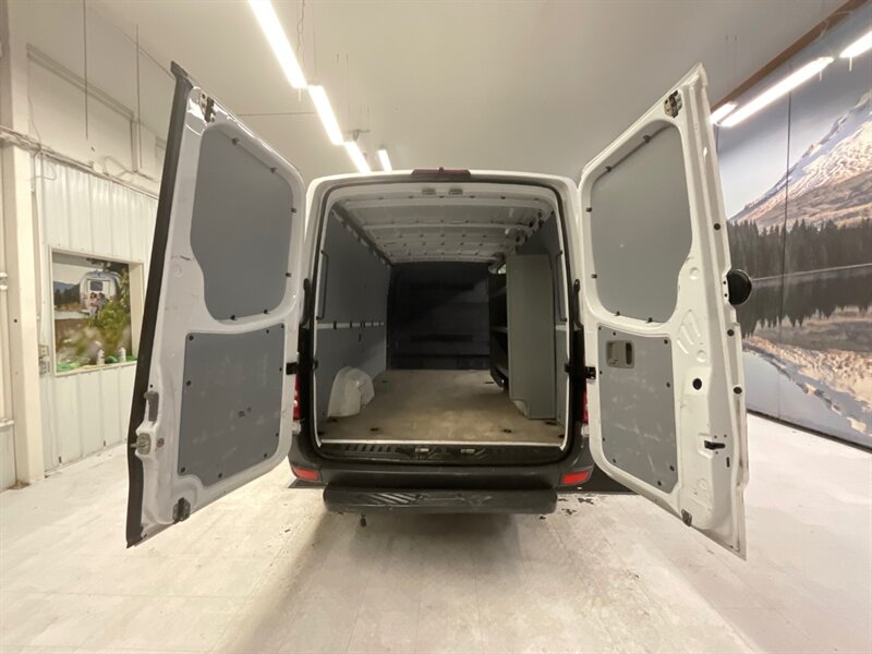 2016 Mercedes-Benz Sprinter 2500 CARGO VAN / 2.1L 4Cyl DIESEL / Standard Roof   - Photo 9 - Gladstone, OR 97027