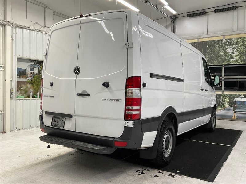 2016 Mercedes-Benz Sprinter 2500 CARGO VAN / 2.1L 4Cyl DIESEL / Standard Roof   - Photo 8 - Gladstone, OR 97027