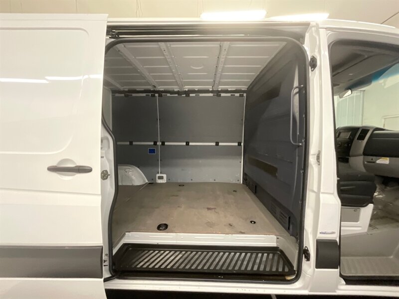 2016 Mercedes-Benz Sprinter 2500 CARGO VAN / 2.1L 4Cyl DIESEL / Standard Roof   - Photo 15 - Gladstone, OR 97027