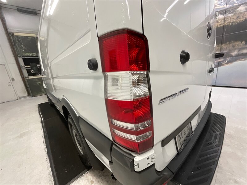 2016 Mercedes-Benz Sprinter 2500 CARGO VAN / 2.1L 4Cyl DIESEL / Standard Roof   - Photo 26 - Gladstone, OR 97027