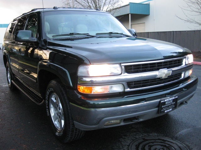 2004 Chevrolet Suburban 1500 LT/4WD/ Leather/Moonroof/3rd seat   - Photo 46 - Portland, OR 97217