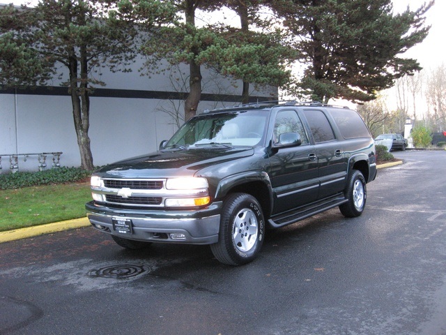 2004 Chevrolet Suburban 1500 LT/4WD/ Leather/Moonroof/3rd seat   - Photo 48 - Portland, OR 97217