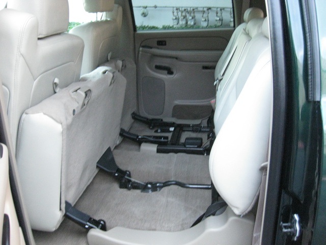 2004 Chevrolet Suburban 1500 LT/4WD/ Leather/Moonroof/3rd seat   - Photo 28 - Portland, OR 97217