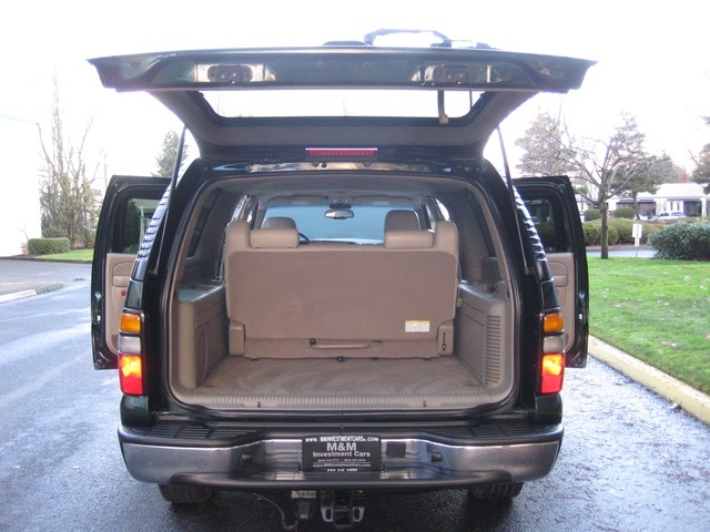 2004 Chevrolet Suburban 1500 LT/4WD/ Leather/Moonroof/3rd seat   - Photo 11 - Portland, OR 97217