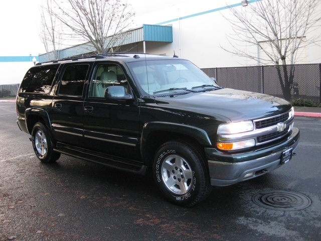 2004 Chevrolet Suburban 1500 LT/4WD/ Leather/Moonroof/3rd seat   - Photo 7 - Portland, OR 97217