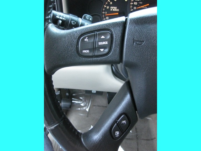 2004 Chevrolet Suburban 1500 LT/4WD/ Leather/Moonroof/3rd seat   - Photo 34 - Portland, OR 97217