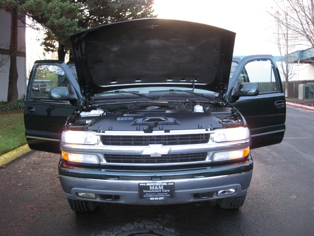 2004 Chevrolet Suburban 1500 LT/4WD/ Leather/Moonroof/3rd seat   - Photo 15 - Portland, OR 97217