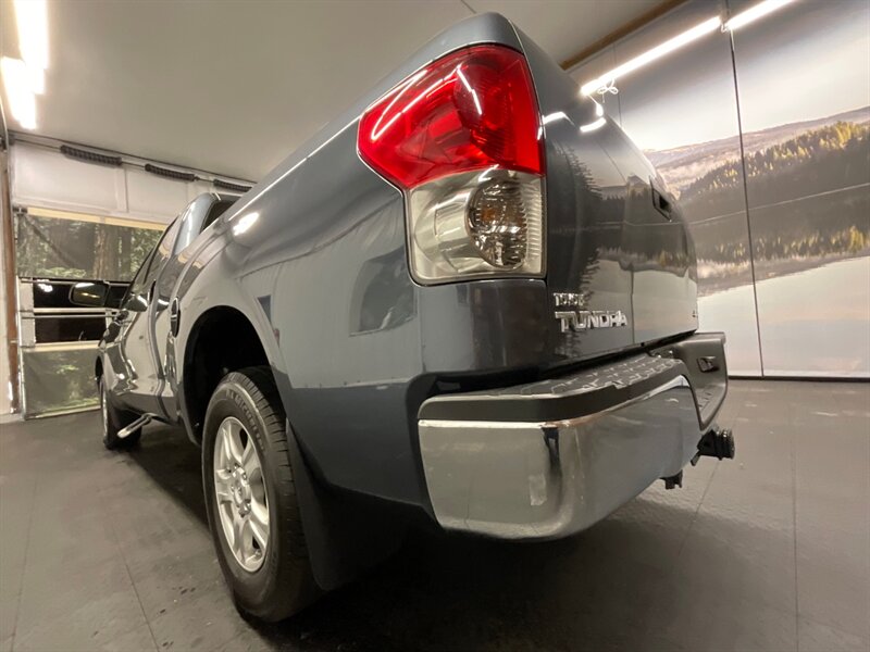 2008 Toyota Tundra SR5 Double Cab 4X4 / 5.7L V8 / 27,000 MILES  RUST FREE / SUPER CLEAN / ONLY 27,000 MILES - Photo 11 - Gladstone, OR 97027