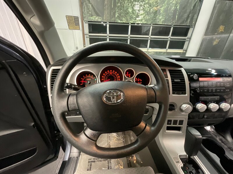 2008 Toyota Tundra SR5 Double Cab 4X4 / 5.7L V8 / 27,000 MILES  RUST FREE / SUPER CLEAN / ONLY 27,000 MILES - Photo 19 - Gladstone, OR 97027