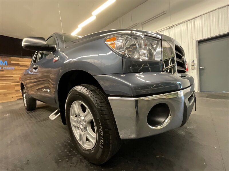 2008 Toyota Tundra SR5 Double Cab 4X4 / 5.7L V8 / 27,000 MILES  RUST FREE / SUPER CLEAN / ONLY 27,000 MILES - Photo 10 - Gladstone, OR 97027