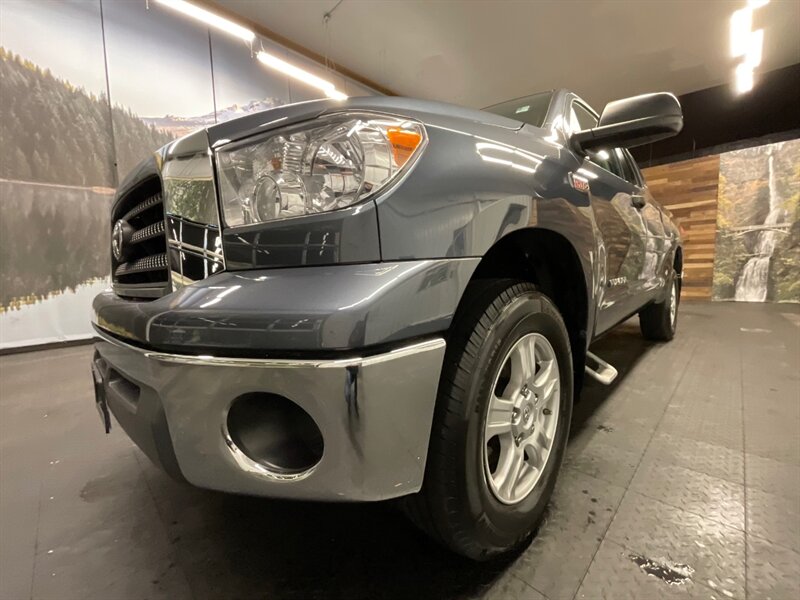 2008 Toyota Tundra SR5 Double Cab 4X4 / 5.7L V8 / 27,000 MILES  RUST FREE / SUPER CLEAN / ONLY 27,000 MILES - Photo 9 - Gladstone, OR 97027