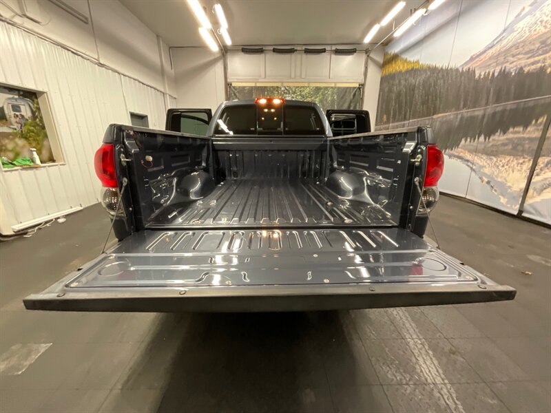 2008 Toyota Tundra SR5 Double Cab 4X4 / 5.7L V8 / 27,000 MILES  RUST FREE / SUPER CLEAN / ONLY 27,000 MILES - Photo 21 - Gladstone, OR 97027