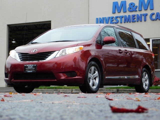 2012 Toyota Sienna LE 8-Passenger / Backup Camera / LOW MILE   - Photo 43 - Portland, OR 97217