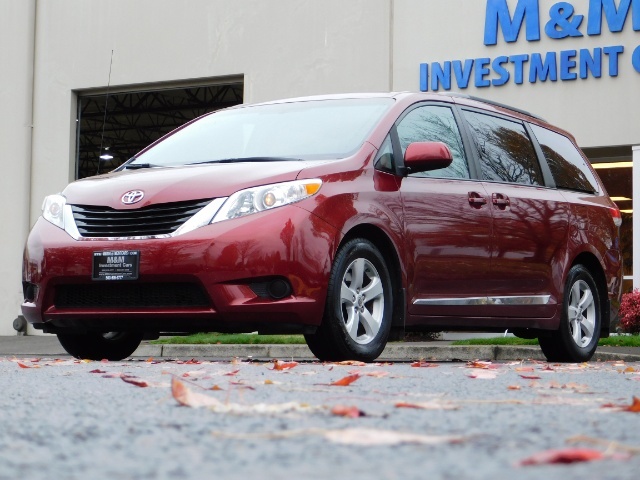 2012 Toyota Sienna LE 8-Passenger / Backup Camera / LOW MILE   - Photo 45 - Portland, OR 97217