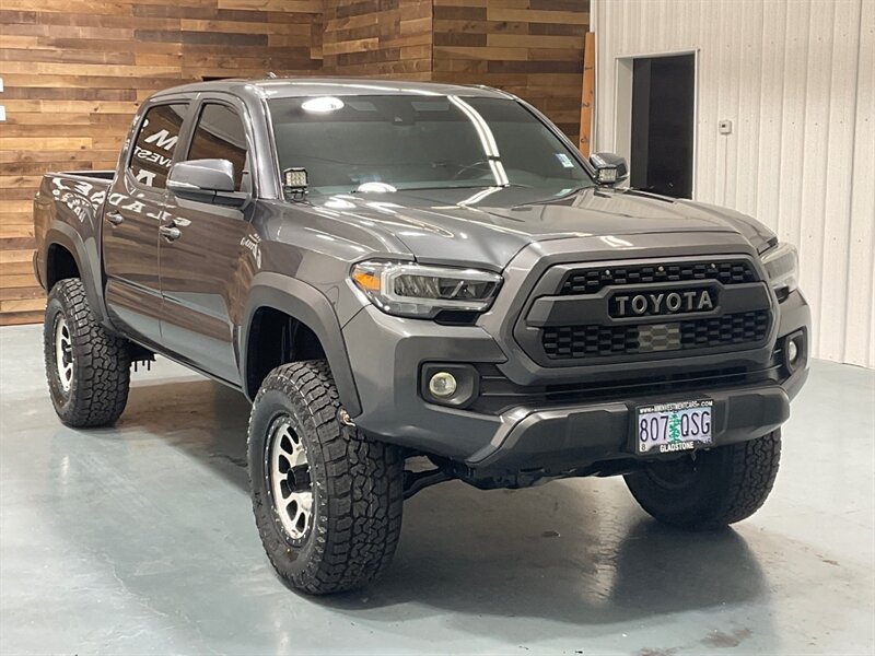 2022 Toyota Tacoma TRD Off-Road 4X4 / LIFTED / NEW TIRES/34K MILES  / ZERO RUST / Technology Pkg /KING OFF ROAD LIFT - Photo 2 - Gladstone, OR 97027