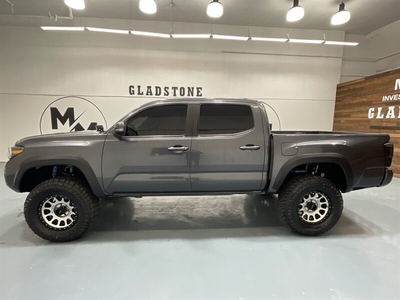 2022 Toyota Tacoma TRD Off-Road 4X4 / LIFTED / NEW TIRES/34K MILES  / ZERO RUST / Technology Pkg /KING OFF ROAD LIFT - Photo 3 - Gladstone, OR 97027