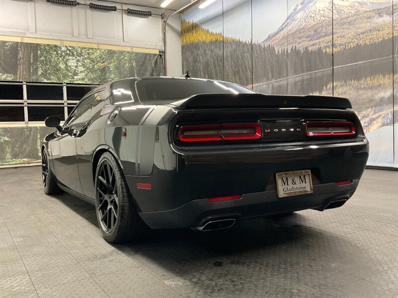 2015 Dodge Challenger R/T Scat Pack Coupe/ 6.4L V8 HEMI /ONLY 18,000 MIL  LOCAL CAR / 18K MILES / 6.4L HEMI / HEATED & COOLED SEATS - Photo 8 - Gladstone, OR 97027