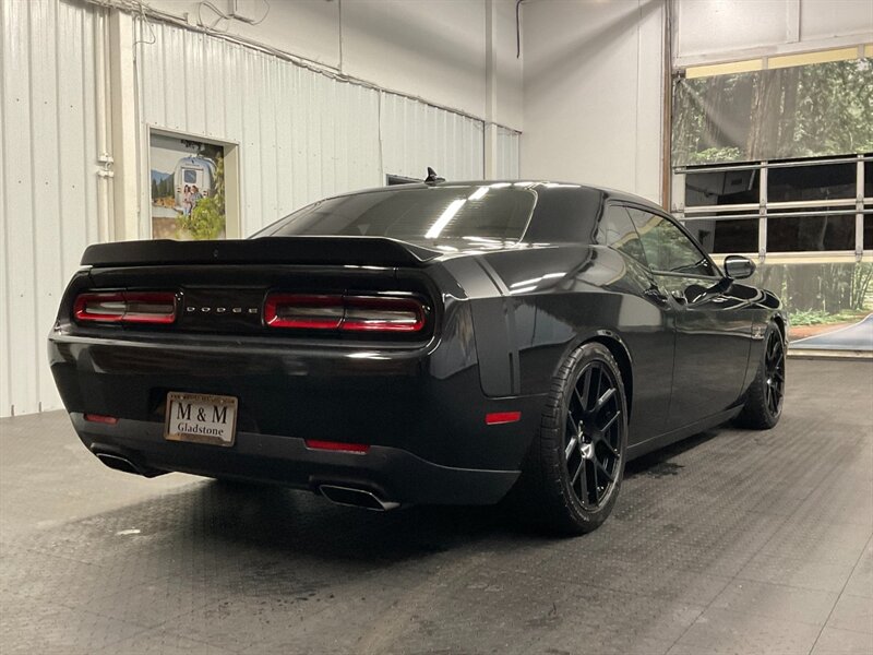 2015 Dodge Challenger R/T Scat Pack Coupe/ 6.4L V8 HEMI /ONLY 18,000 MIL  LOCAL CAR / 18K MILES / 6.4L HEMI / HEATED & COOLED SEATS - Photo 7 - Gladstone, OR 97027