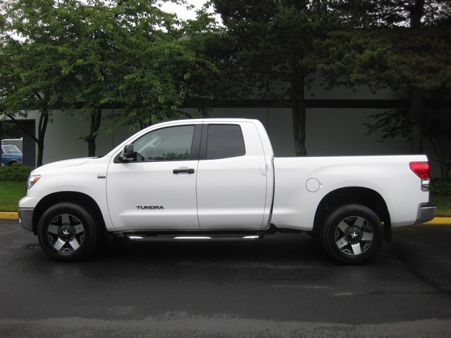 2008 Toyota Tundra 4x4/ Double Cab / 4.7Liter   - Photo 2 - Portland, OR 97217