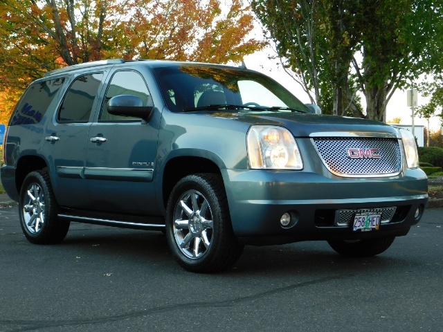 2007 GMC Yukon Denali SUV AWD / NAV / CAM / 3RD SEAT / LOADED