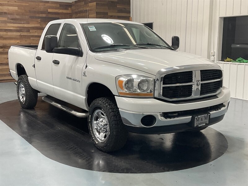 2006 Dodge Ram 2500 SLT 4X4 / 5.9L CUMMINS DIESEL HO / NO RUST  / SHORT BED - Photo 2 - Gladstone, OR 97027