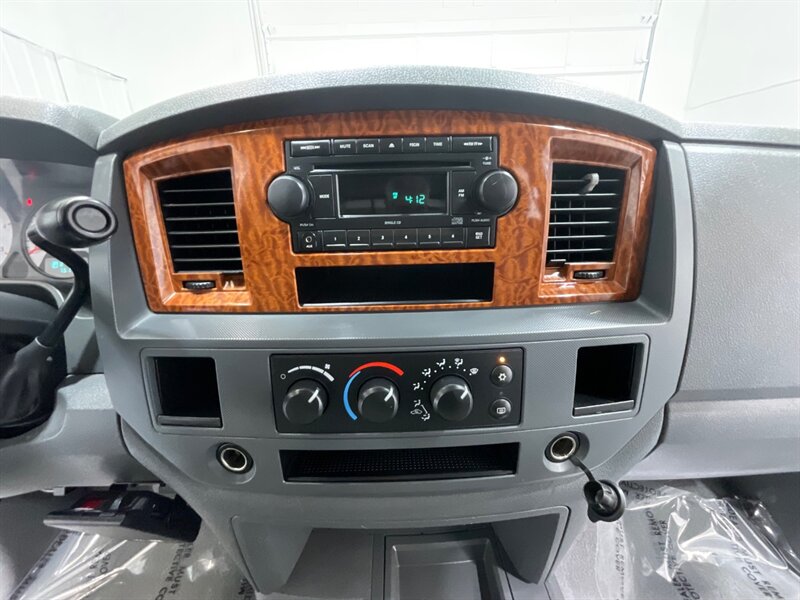 2006 Dodge Ram 2500 SLT 4X4 / 5.9L CUMMINS DIESEL HO / NO RUST  / SHORT BED - Photo 21 - Gladstone, OR 97027