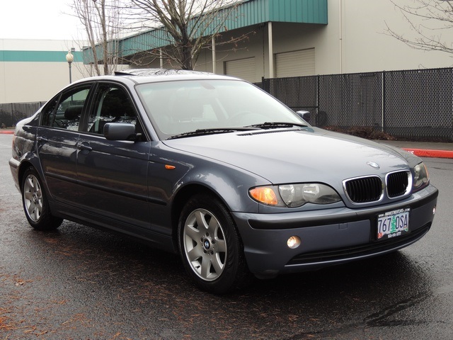 2005 BMW 325i/ 4-Door Sedan/ 6Cyl/ Only 62k miles - Photo 2 - Portland, OR 97217