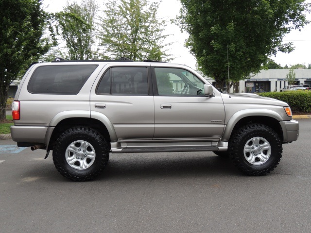 2002 Toyota 4Runner SR5 / Sport / 4X4 / 3.4L 6Cyl / LIFTED LIFTED