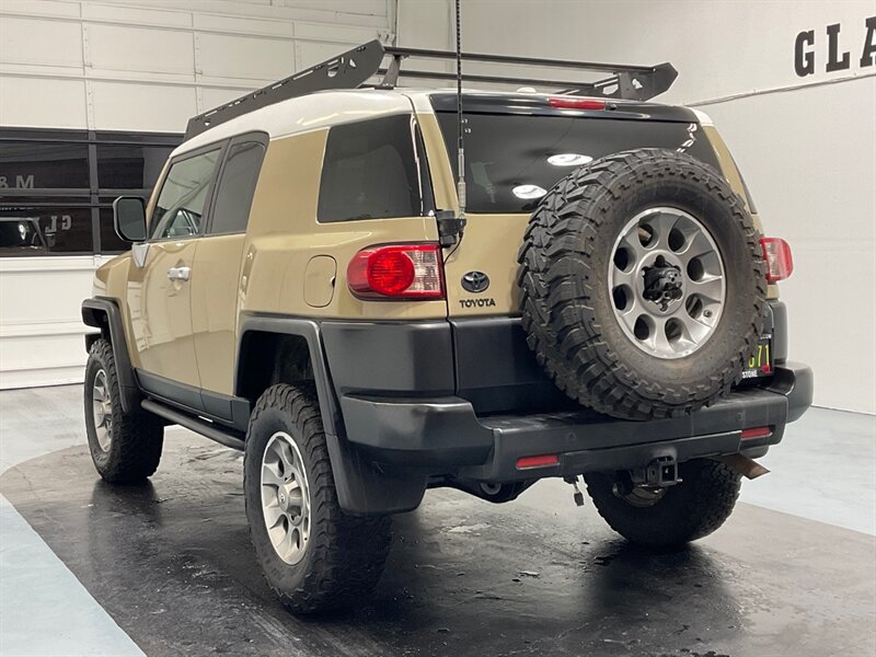 2011 Toyota FJ Cruiser 4X4 / V6 / Backup Camera / NO RUST / 109K MILES  / REAR DIFF LOCK - Photo 7 - Gladstone, OR 97027