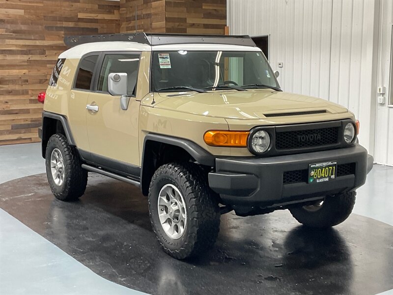 2011 Toyota FJ Cruiser 4X4 / V6 / Backup Camera / NO RUST / 109K MILES  / REAR DIFF LOCK - Photo 2 - Gladstone, OR 97027