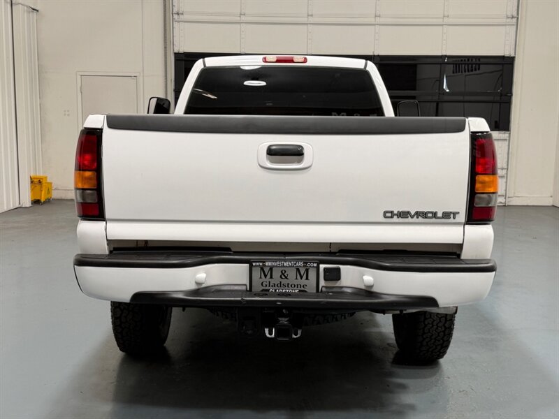 2001 Chevrolet Silverado 2500 2500HD LS Regular Cab 4X4 8.1L V8 / NEW TIRES / LONG BED / ZERO RUST / 136K MILES - Photo 6 - Gladstone, OR 97027