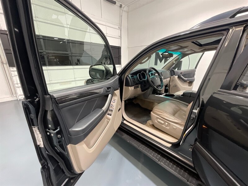 2006 Toyota 4Runner Limited Sport Utility 4.0L V6 / Leather / Sunroof  / Heated Seats / Local RUST FREE - Photo 25 - Gladstone, OR 97027