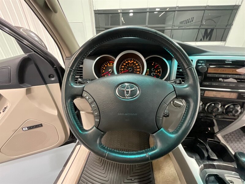 2006 Toyota 4Runner Limited Sport Utility 4.0L V6 / Leather / Sunroof  / Heated Seats / Local RUST FREE - Photo 16 - Gladstone, OR 97027