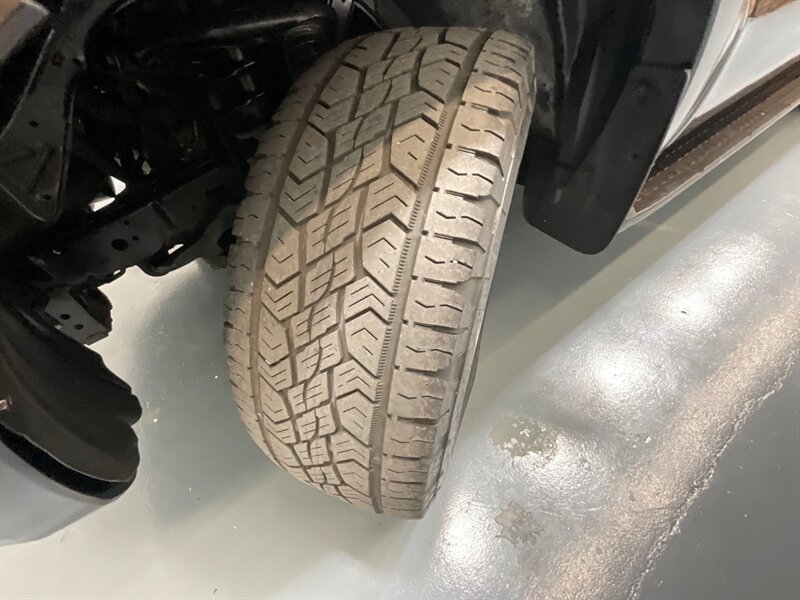 2006 Toyota 4Runner Limited Sport Utility 4.0L V6 / Leather / Sunroof  / Heated Seats / Local RUST FREE - Photo 24 - Gladstone, OR 97027